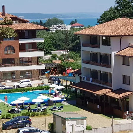 студио дани Апартамент